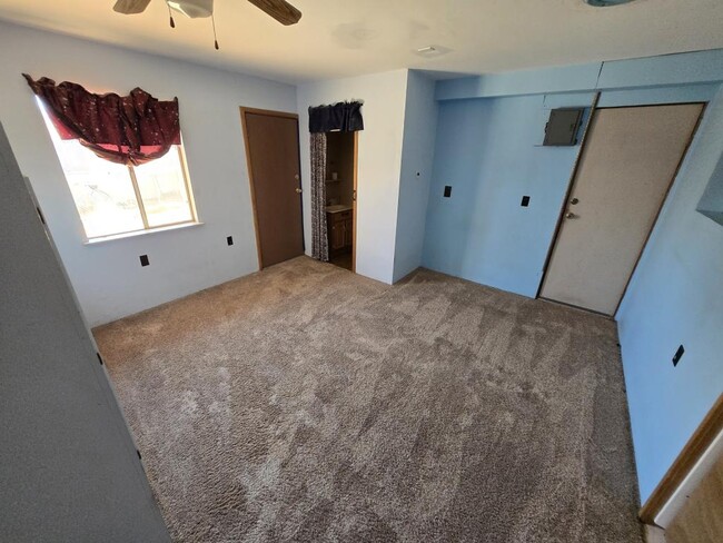 Building Photo - 217 10th St