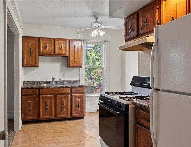 Kitchen - 506 S Walnut St