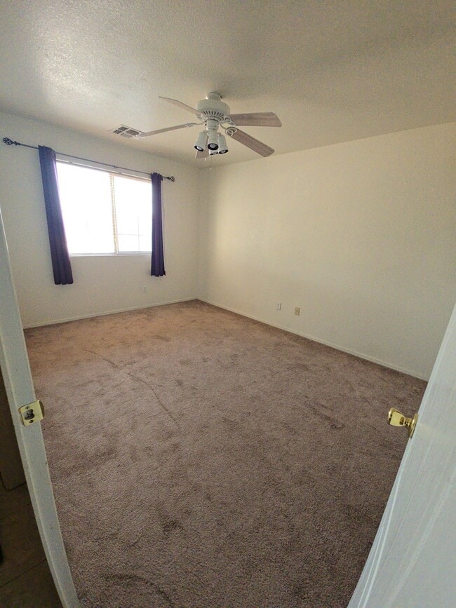 Foto del edificio - 7646 E Covina St