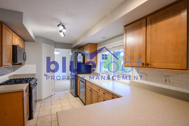 Building Photo - 11025 SE Flavel St