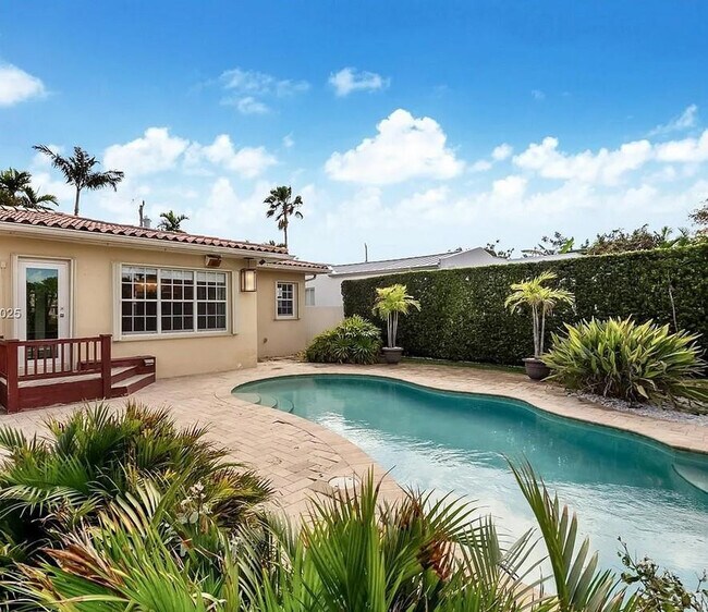 Foto del edificio - 8934 Emerson Ave