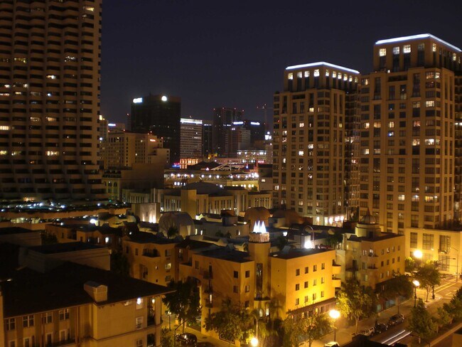Foto del edificio - 500 W Harbor Dr