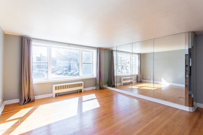 Foto del edificio - 7402 N Sheridan Rd