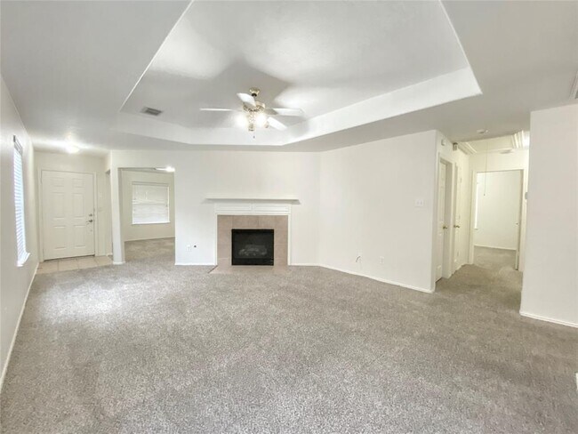 Building Photo - 8803 Danbury Hollow Ln