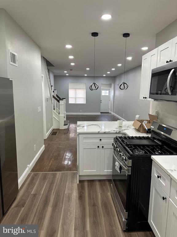 Foto principal - 5930 Chester Ave