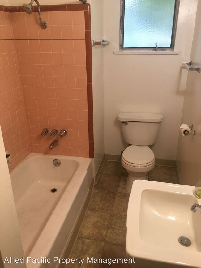 Foto del edificio - 310 La Paloma St