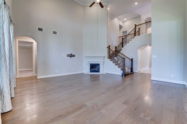 Building Photo - 19403 Trinity River Dr