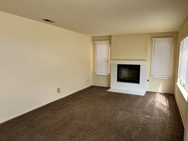 Building Photo - Two Story Home in Moreno Valley Ranch