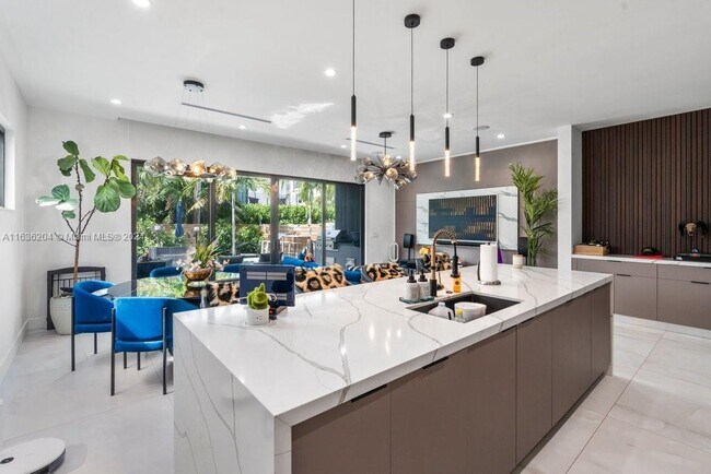 Foto del edificio - 1616 NE 5th Ct