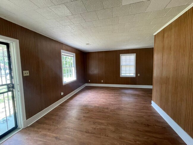 Foto del edificio - Charming 2BR Home Near the University of Memphis!