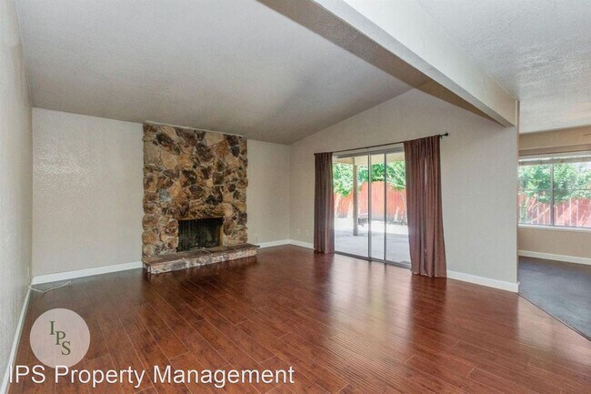 Building Photo - 3 br, 2 bath House - 6643 N. Colonial Ave.