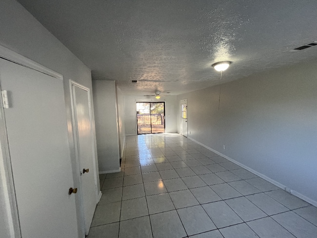 Foto del edificio - 1074 Sparrow Ct