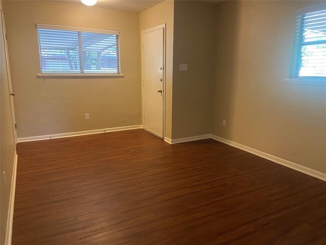 Building Photo - 2724 St Edwards Cir
