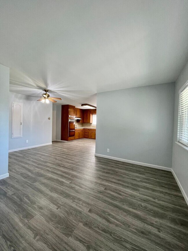 Foto del edificio - 4 Bedroom, 2 Bath - Santa Clara