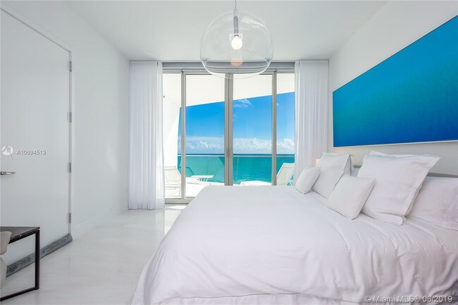 Building Photo - 16901 Collins Ave