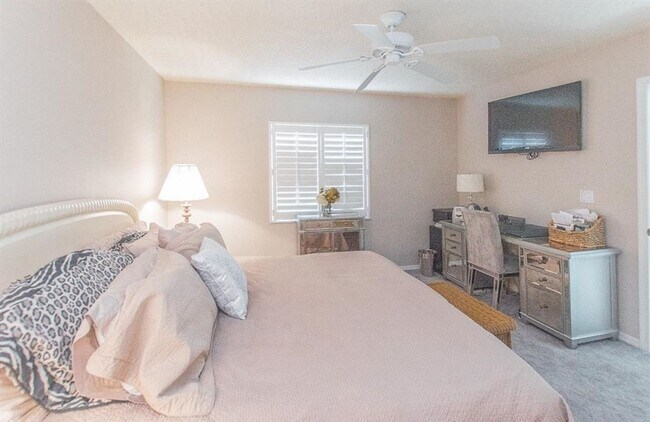 Building Photo - **SANDPIPER BAY CLUB**2 BEDS/ 2 BATHS** Fu...