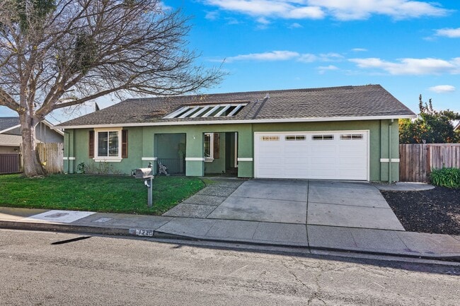 Building Photo - Great single story home in Benicia With All Utilities Included