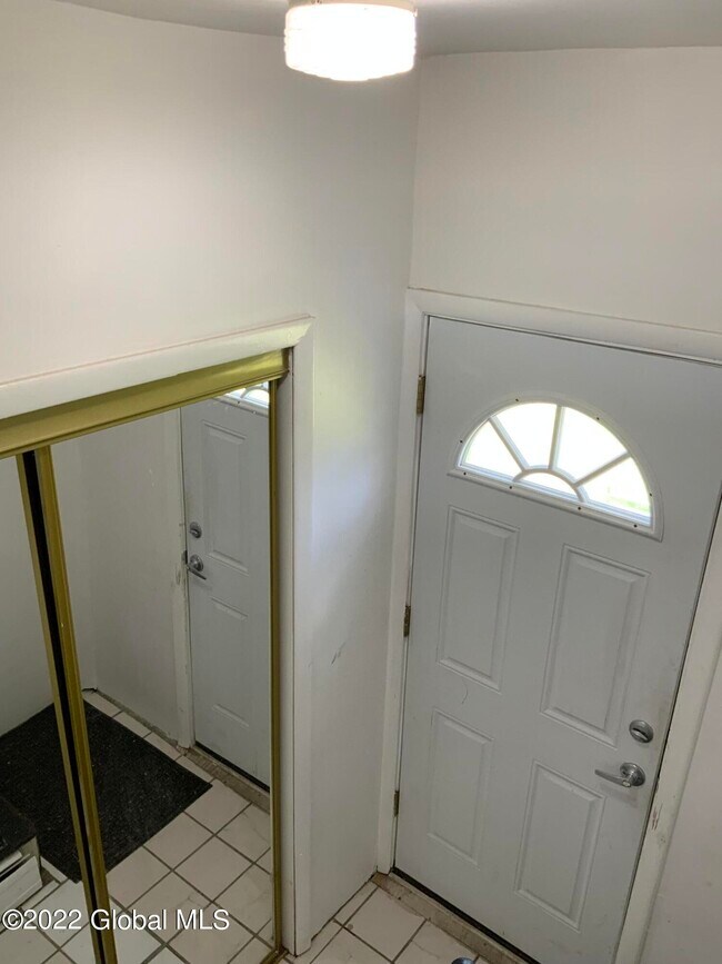 Foto del edificio - 31 Wellington Ave