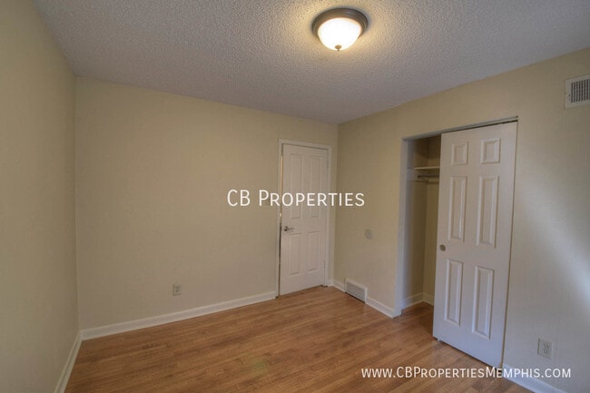 Building Photo - 3182 Covington Pike