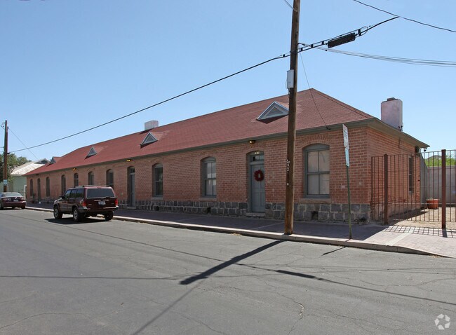 Foto del edificio - 440-446 S Convent Ave