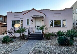 Building Photo - 405 S Verdugo Rd