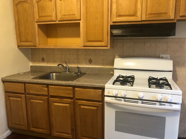 Building Photo - 43 Henry St