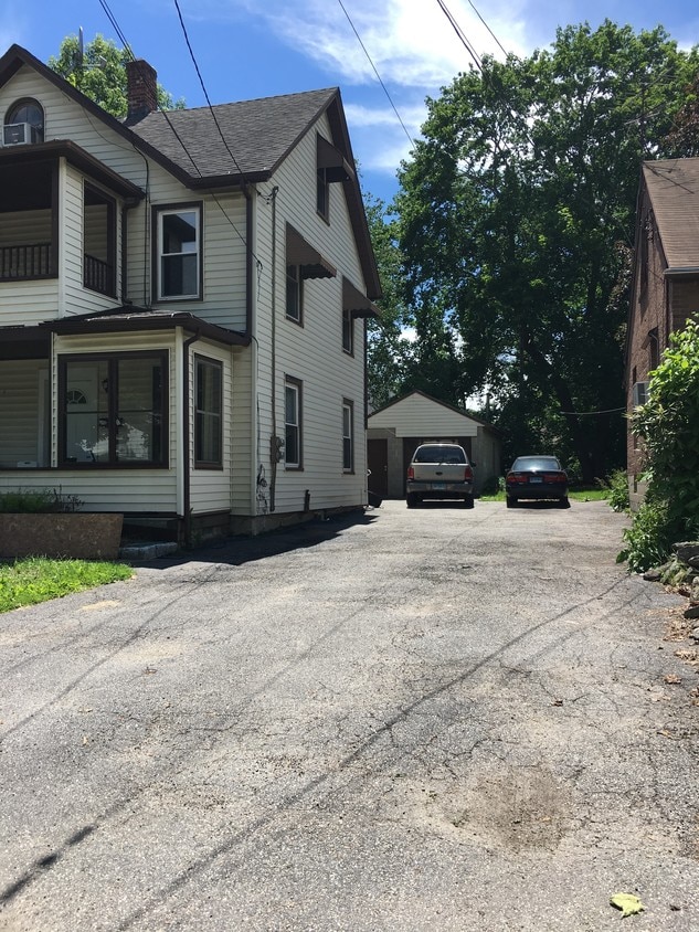 Building Photo - 39 Highland Ave