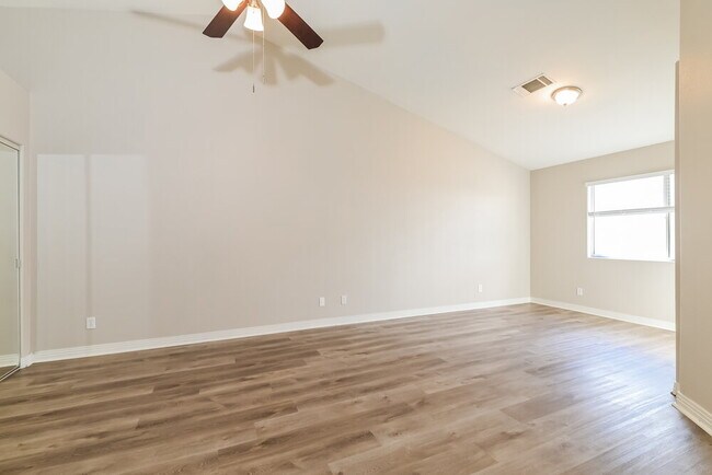 Foto del edificio - 827 Harbor Beach Ct