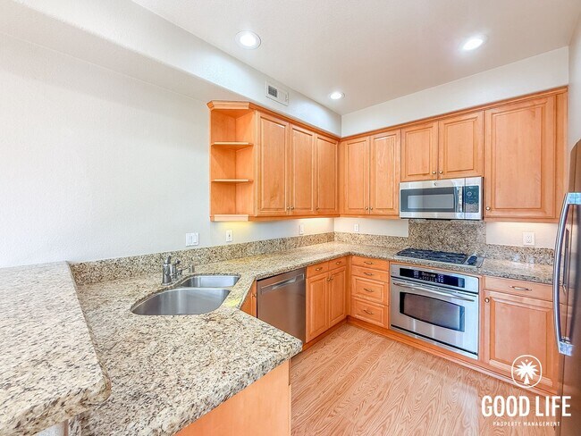 Building Photo - SD: Spacious 3BD/2.5BA Townhome in Carmel Valley with Private Terrace, Community Pool & 2-Car Garage