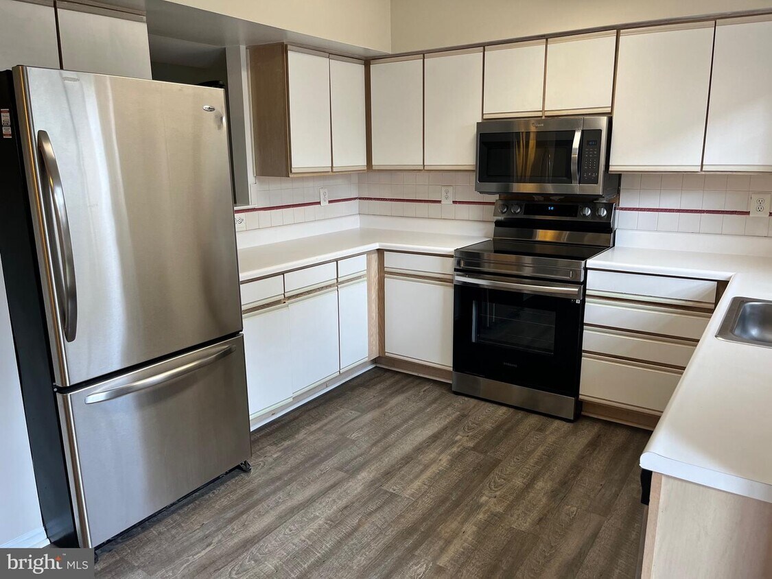 1439 Stoney Point Way, Riviera Beach, MD 21226 Townhome Rentals in