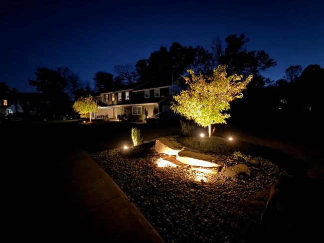 Building Photo - 1677 Bluebird Dr