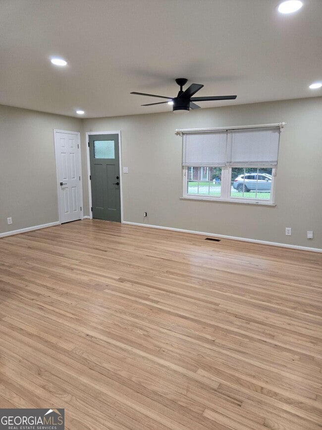 Foto del edificio - 3817 Captain Dr