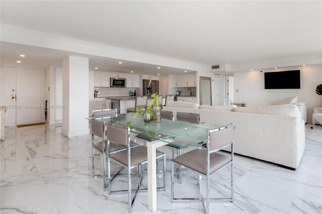 Foto del edificio - 1450 Brickell Bay Dr