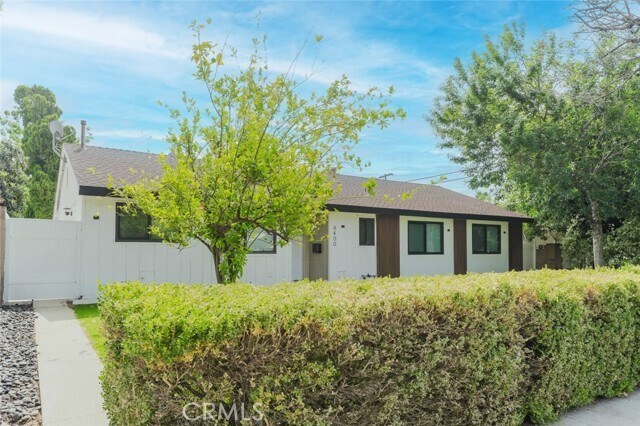 Building Photo - 8400 Chimineas Ave