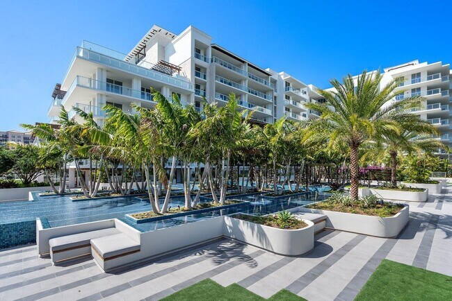 Foto del edificio - 200 SE Mizner Blvd