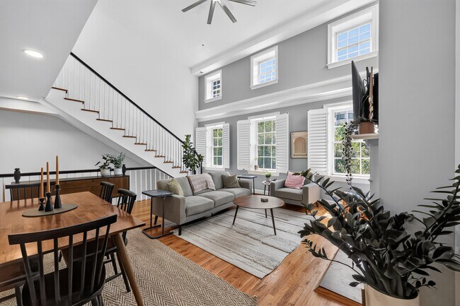 Building Photo - 933 M St NW