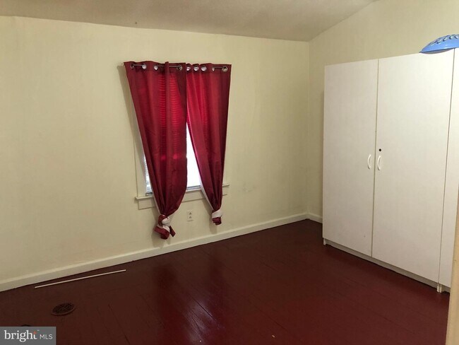 Building Photo - 12 Braeburn Dr