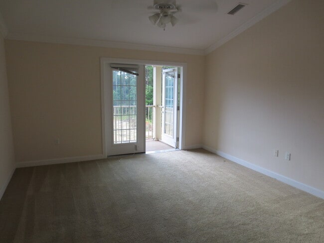Building Photo - Beautiful 2B/2B Apartment in FWB in Pristi...