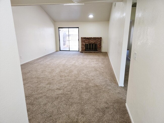 Building Photo - 5237 E Lyell Ave