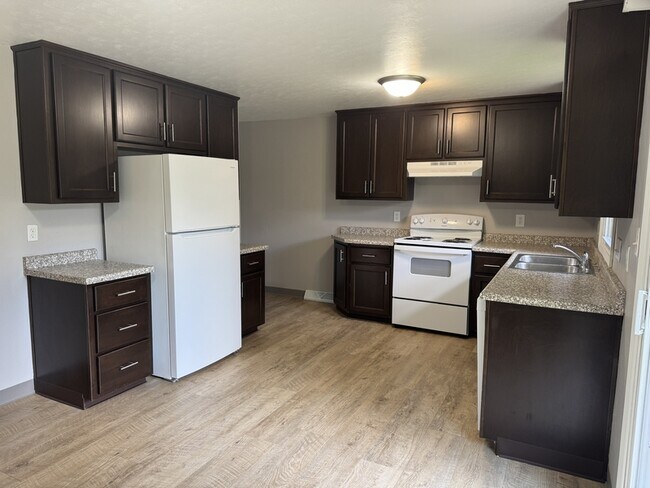 Foto del edificio - 2143 Packerland Dr