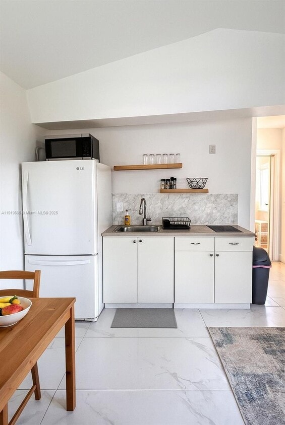 Foto del edificio - 1615 NE 108th St