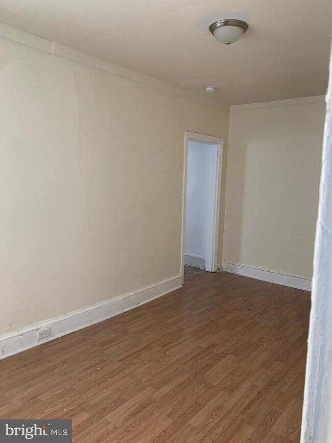 Building Photo - 11 E Elm St
