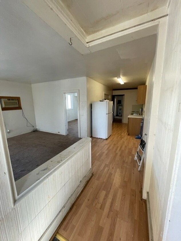 Foto principal - 827 Redwood Dr