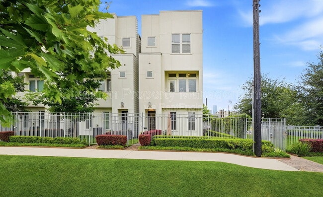 Building Photo - 3131 Leeland St