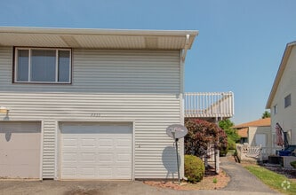 Building Photo - 2333 Carnation Dr