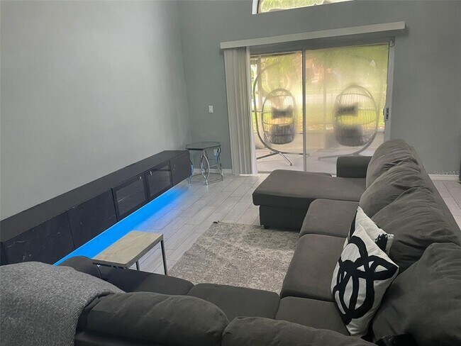Foto del edificio - 410 Otter Creek Dr
