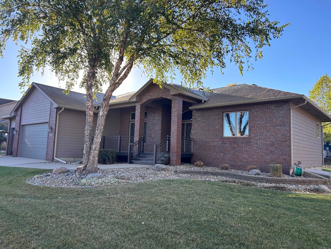 Primary Photo - 1405 W Wicklow Ln