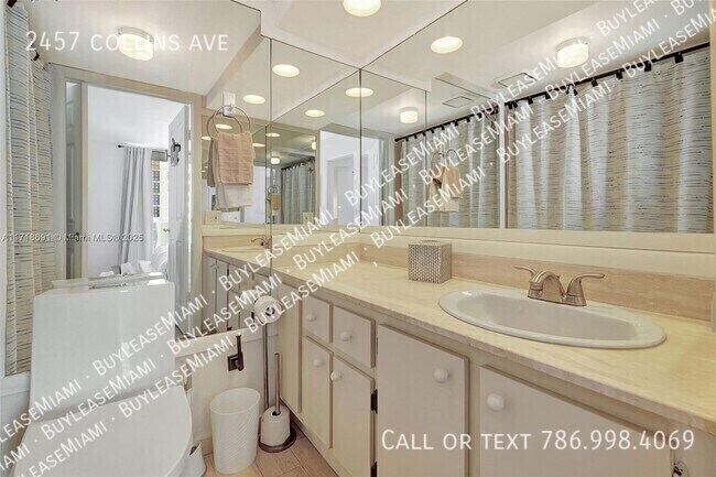 Foto del edificio - 2457 Collins Ave