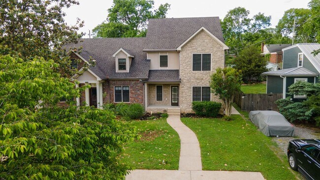 Building Photo - **RARE FIND IN VANDY NEIGHBORHOOD**