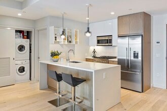 Building Photo - 375 Canal St